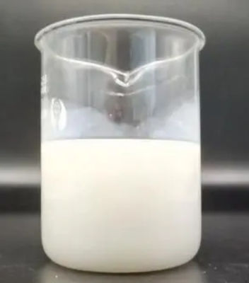Flocculant Polyacrylamide Clear Liquid Flocculant สารเคมีบำบัดน้ำระดับมืออาชีพ