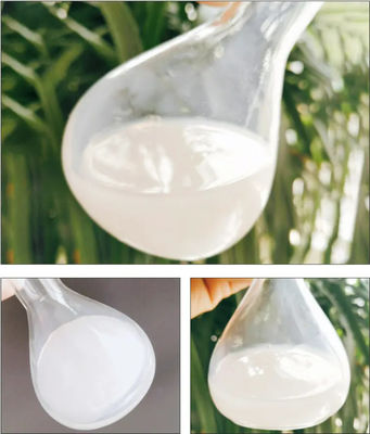 Flocculant Polyacrylamide Clear Liquid Flocculant สารเคมีบำบัดน้ำระดับมืออาชีพ